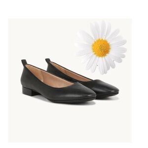 Life Stride Black Flat Shoes